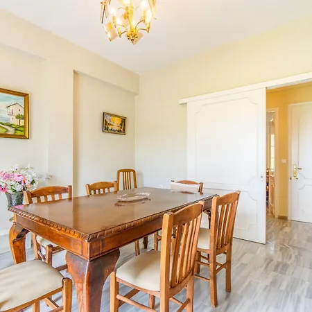 The 2 Apartamento Vigglatouri